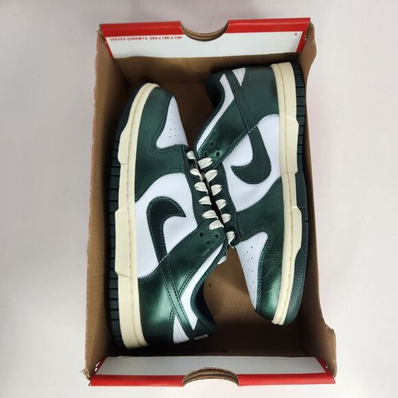 Nike Dunk Low Vintage Green Size 6.5 Women - Picture 7 of 7